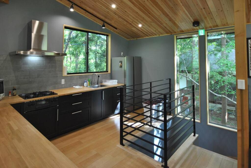 Chalet Arboretum — Luxury In Forest Setting *